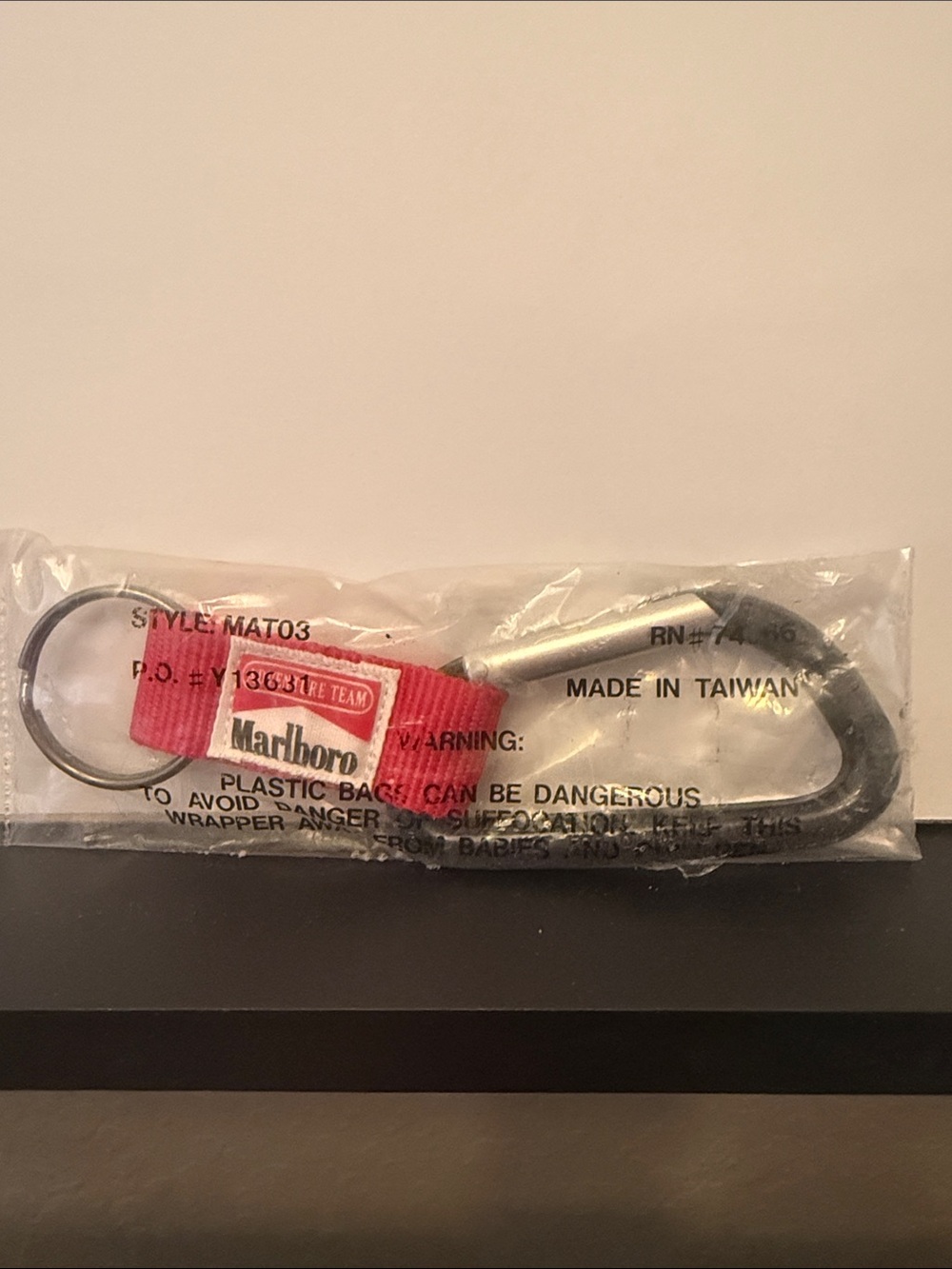 Marlboro Red Webbing Carabiner Key Ring
